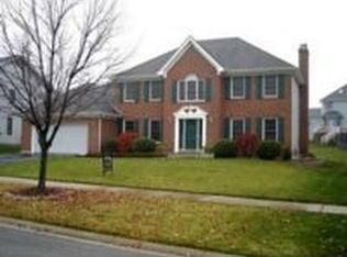 1040 Thackery Ln, Naperville, IL