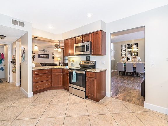 3rd image of 9876 Aloma Bend Ln