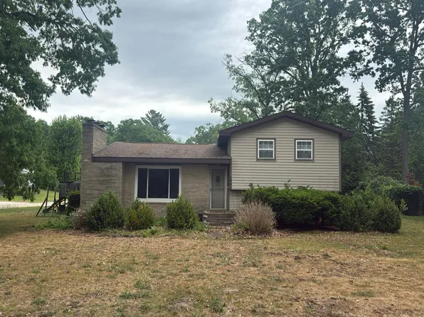 1640 Sunview St, Muskegon, MI 49445