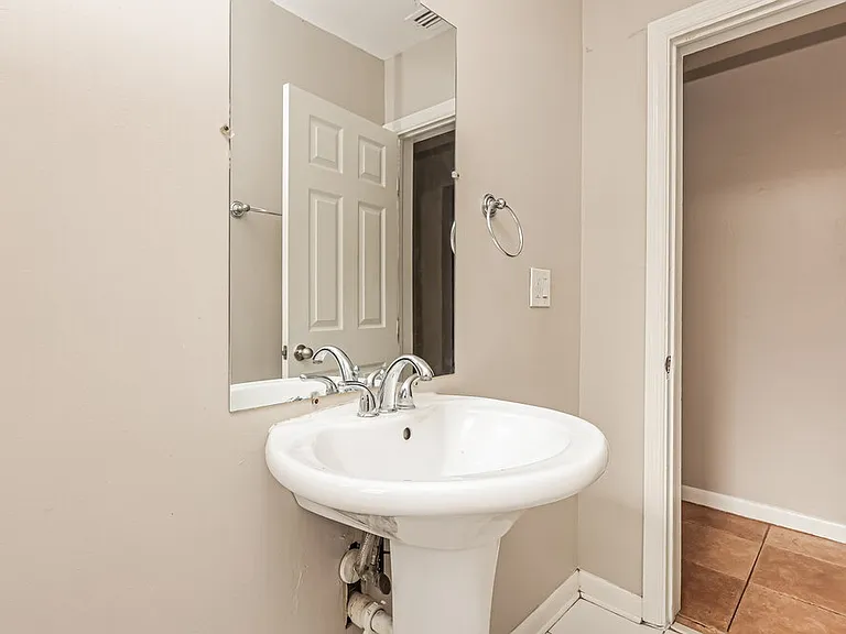 1887 Sunset Pl — Photo 15