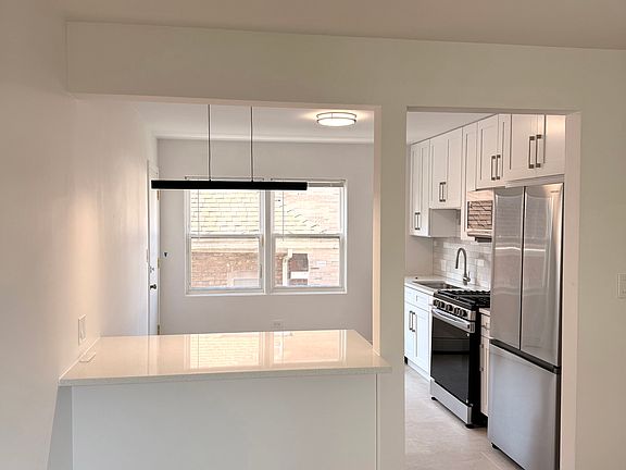 3rd image of 2316 N Harlem Ave APT 2E