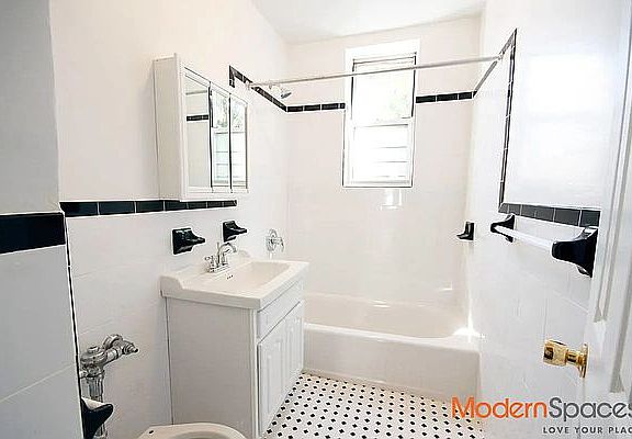 2nd image of 24-25 27th St #4-1