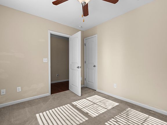 3rd image of 3017 Summerhouse Rd