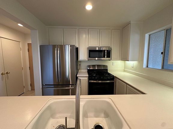 4th image of 406 Por La Mar Cir
