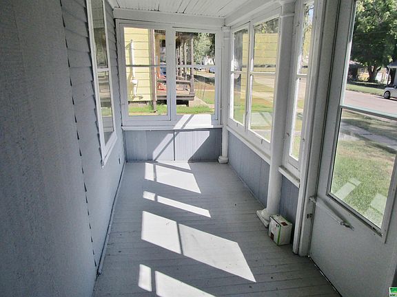 2nd image of 1413 Isabella St