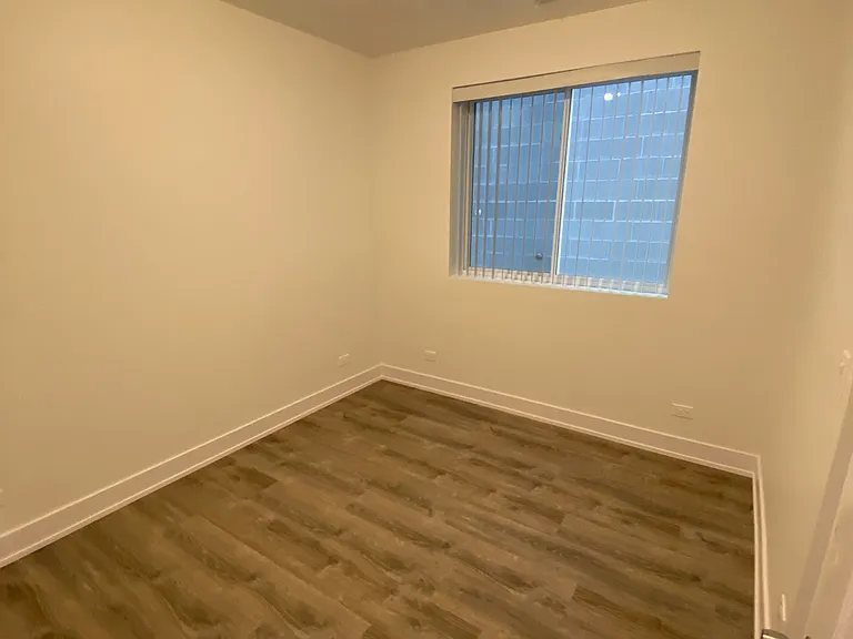 4418 N Austin Ave #101 — Photo 6
