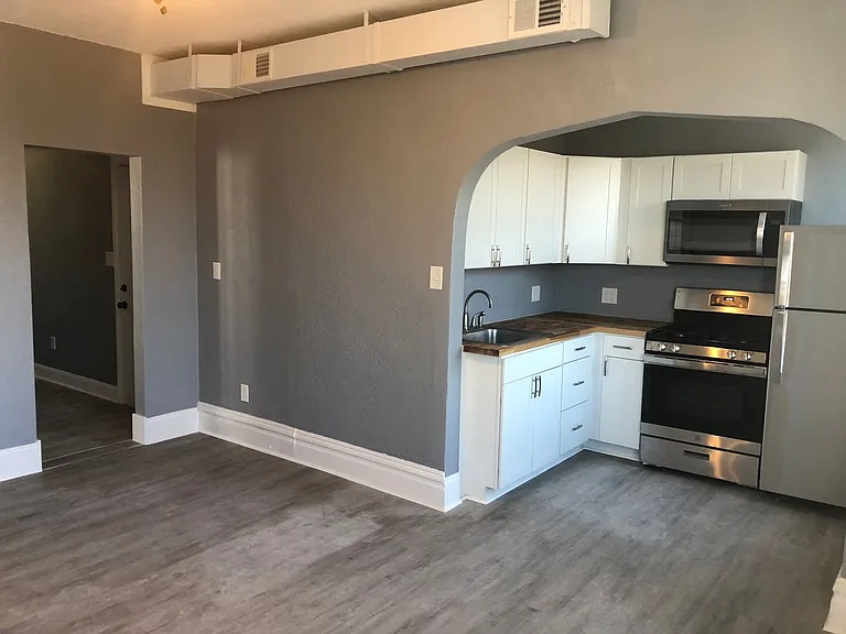 121 Cohassett St — Photo 2