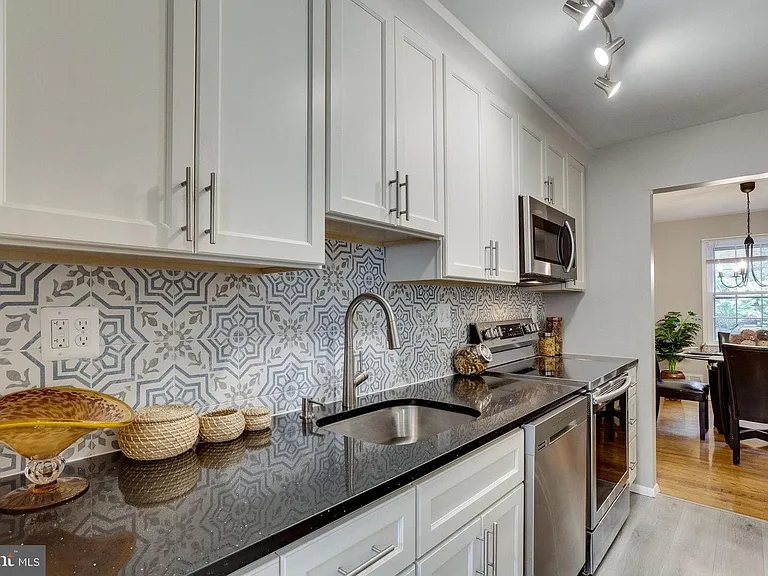 11317 Palisades Ct — Photo 10