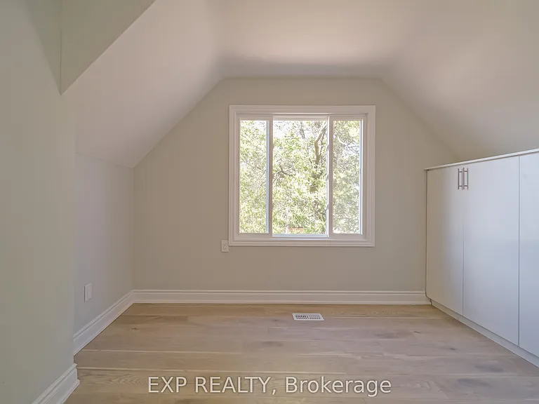 1509 Main St E #UPSTAIRS — Photo 19