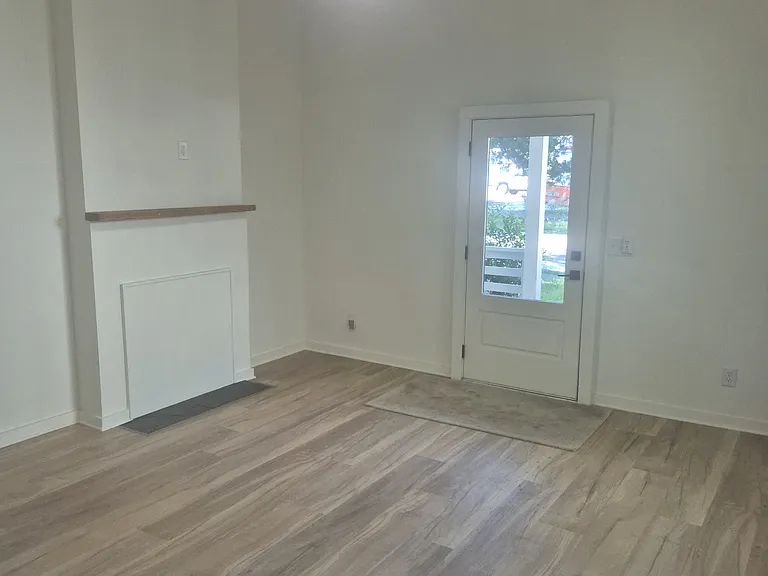 3366 Apache St — Photo 10