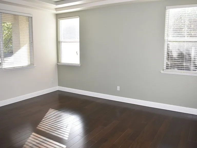 630 Rogers Cir — Photo 1