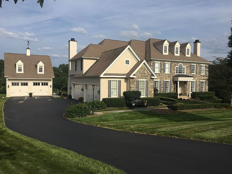 1st image of 16 Cumberland Dr