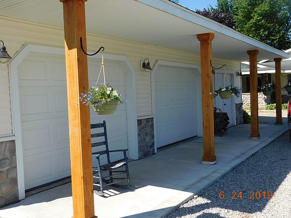 24' x 36' garage.