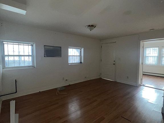4th image of 2918 Lurting Ave Floor 1