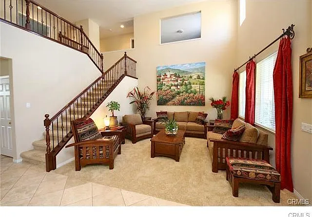 6 bed, 3650 sqft, $5,100 — Photo 3