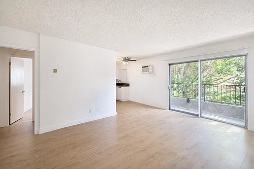 3213 Geneva St #212 Photo 1
