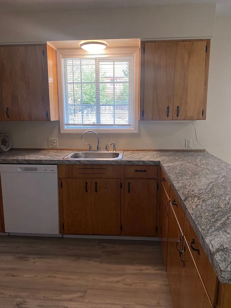 6407 Harvey A — Photo 3
