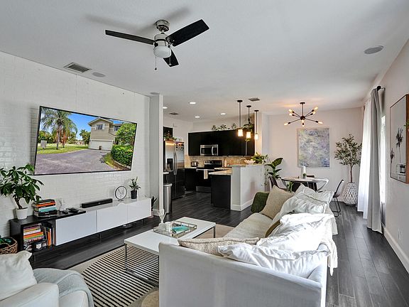 4th image of 5418 Pointe Villa Dr