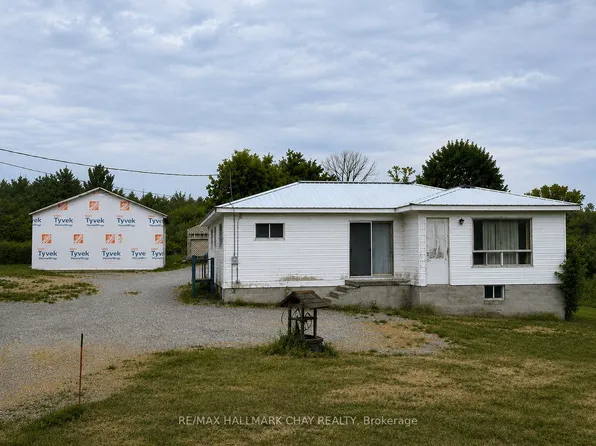 1594 Honey Harbour Rd, Georgian Bay, ON L0K 1S0