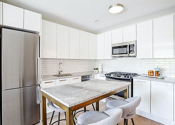3rd image of 751 E 6th St APT 9F