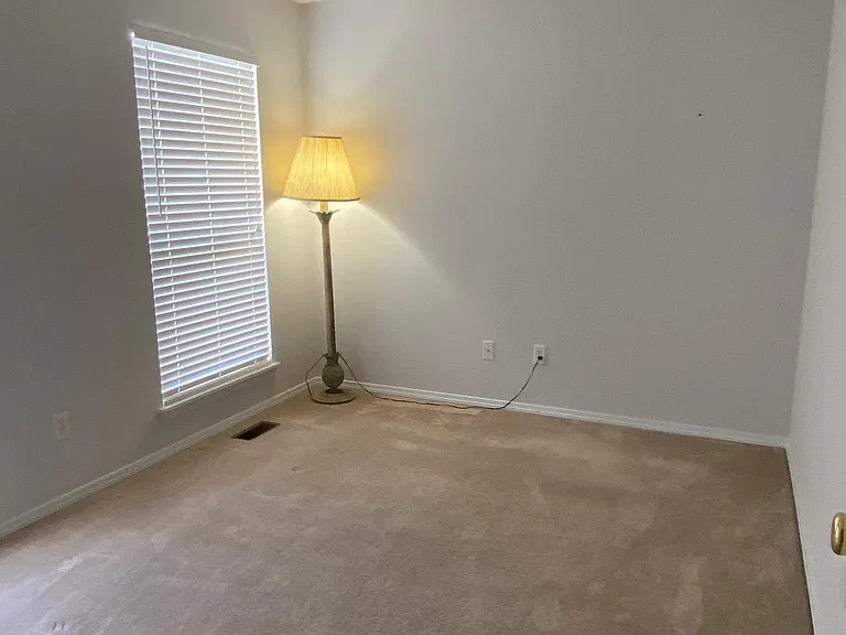 871 Hyde Dr — Photo 10