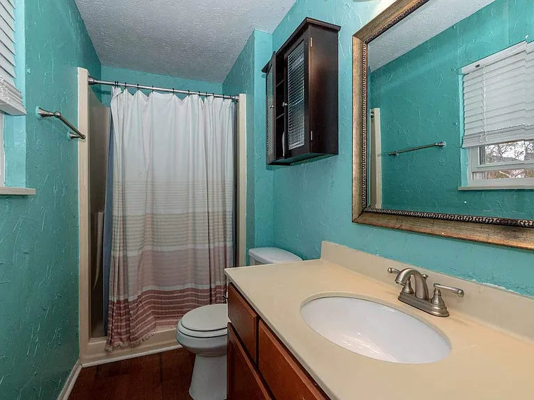 2620 Lesa Ln — Photo 9