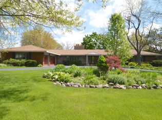 2572 Lincoln Ave, Long Grove, IL 60047