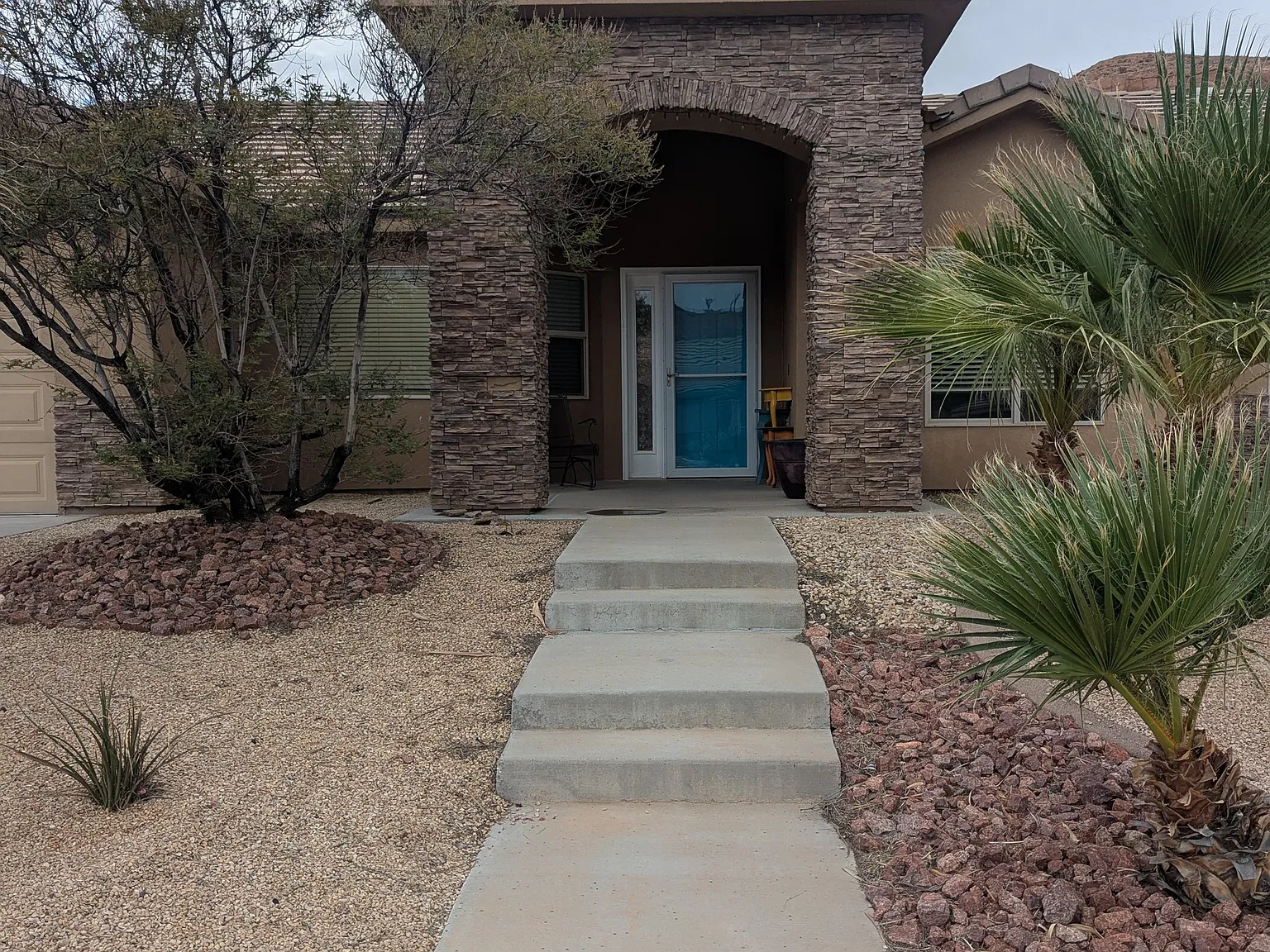 3 bed, 1812 sqft, $1,950 — Photo 2