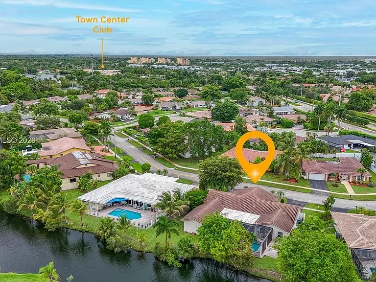 16530 Lake Tree Dr — Photo 4