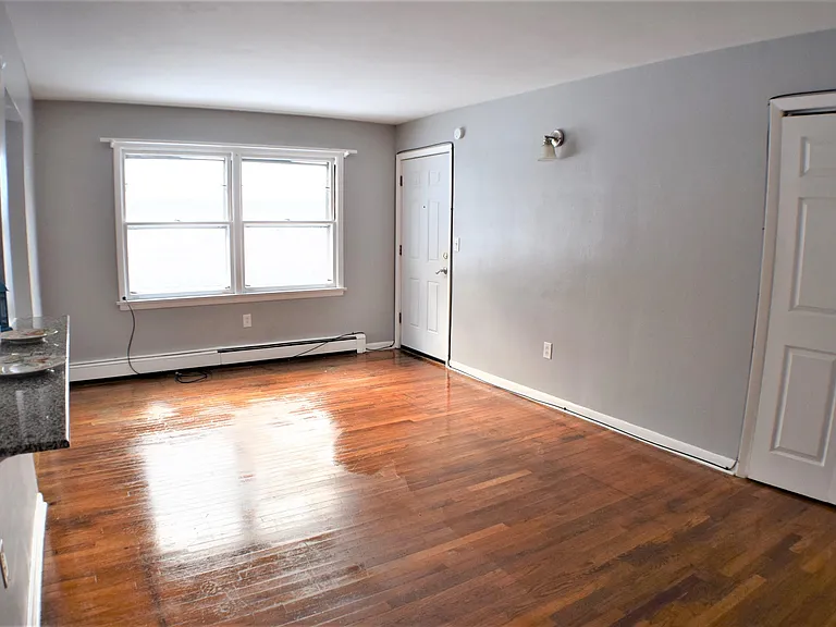 11 Tremont Ave — Photo 4
