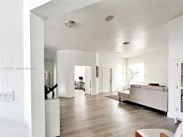 1901 Cedar Ct — Photo 9