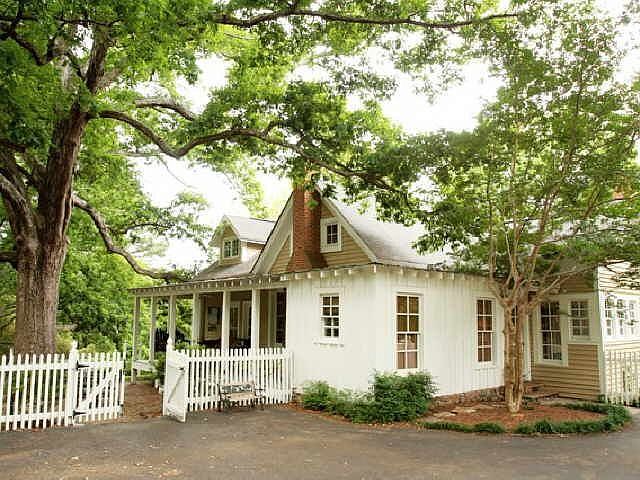 2nd image of 3035 Davis Rd