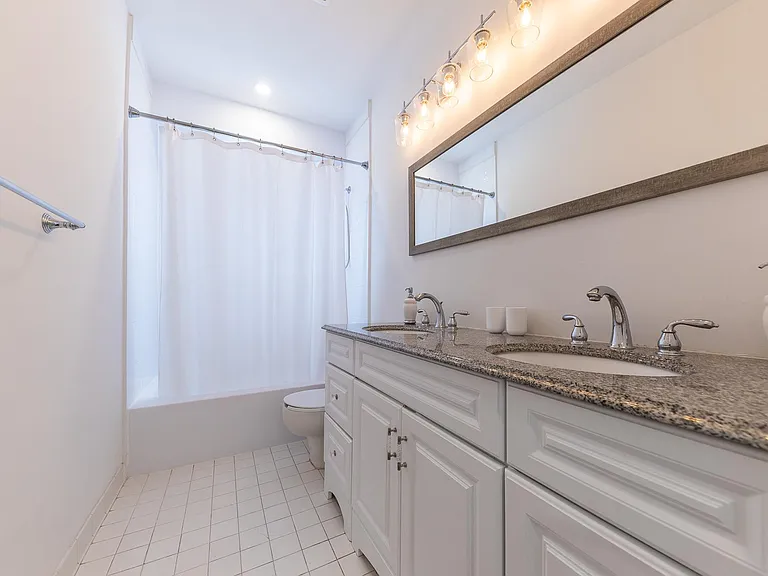 100 W Broadway #1H — Photo 9