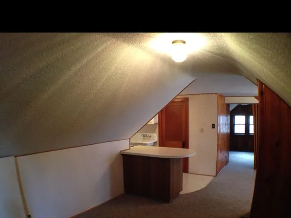 317 W Chamberlin St #2, Dixon, IL 61021
