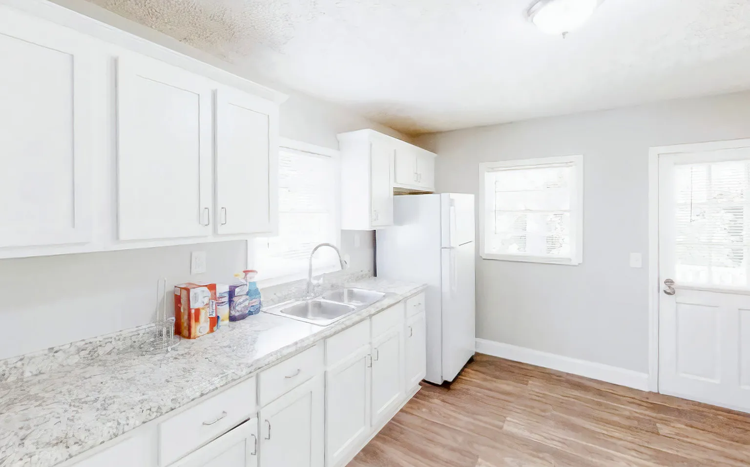 4 bed, 2.0 bath, 1690 sqft, $698 — Photo 4