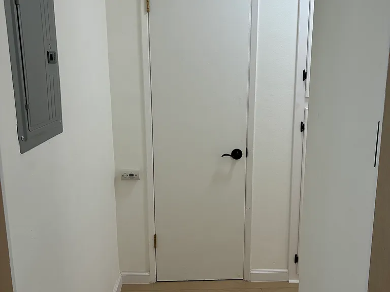 1250 N Kingsley Dr #104 — Photo 5