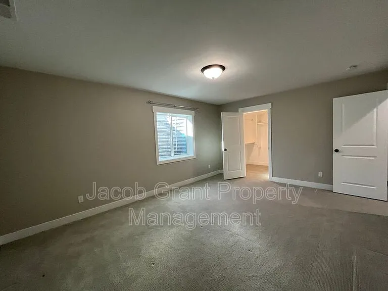 5694 Eaglewood Dr — Photo 14