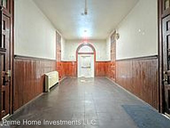 4th image of 610 W Philadelphia St #10903562