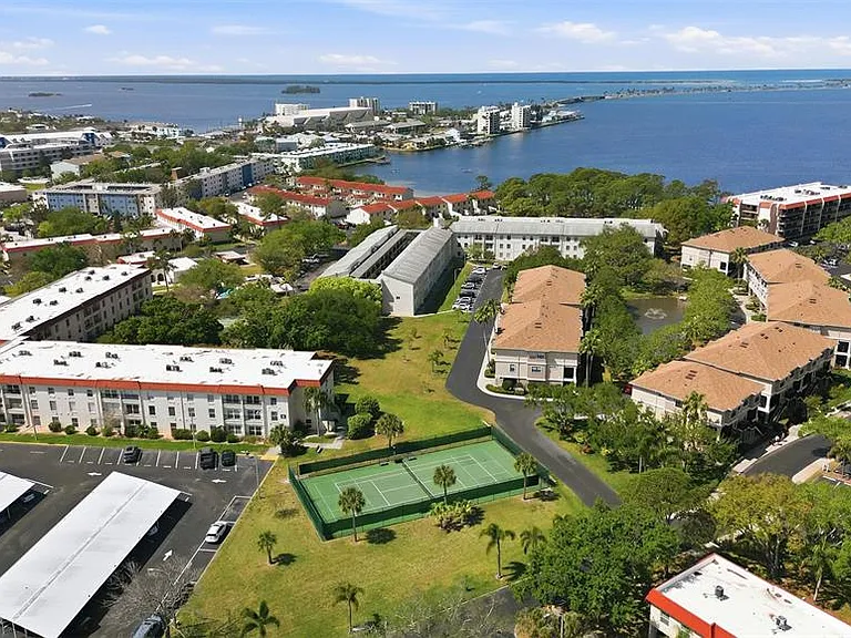2700 Bayshore Blvd #1307 — Photo 45