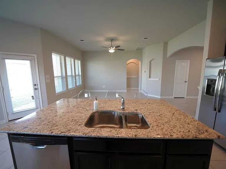 723 Gallorette Blf — Photo 23
