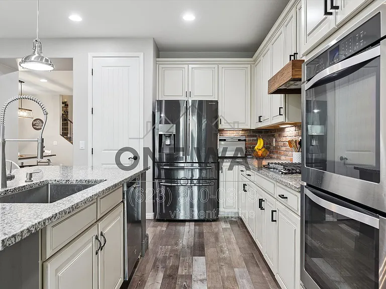 5246 S Locke — Photo 3