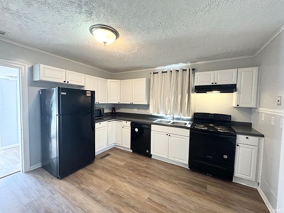 4th image of 1040 S Purdum St