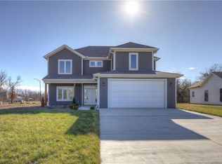 1816 Silverback Way, Pittsburg, KS 66762