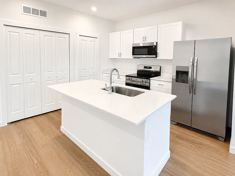 4966 SW 83rd Pl — Photo 3