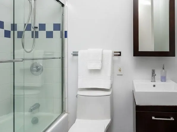 303 East 43rd Street image 10 of 14