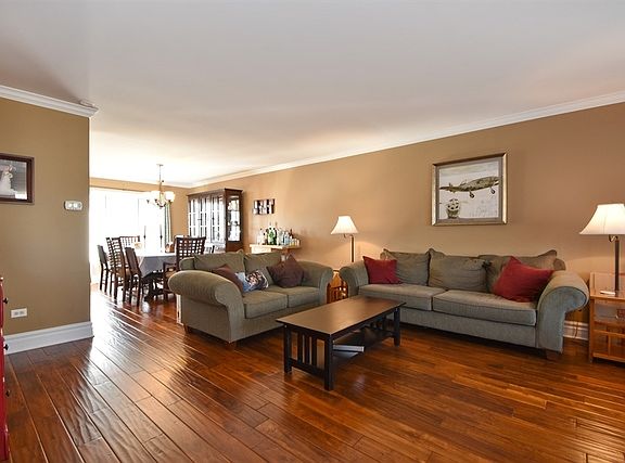2nd image of 8225 Chertsey Ct