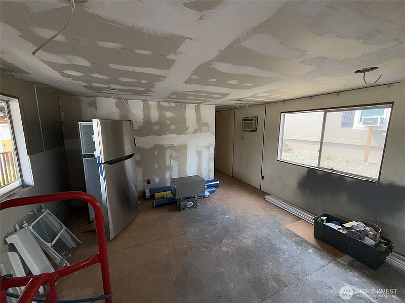 5th image of 23708 Locust Way #44