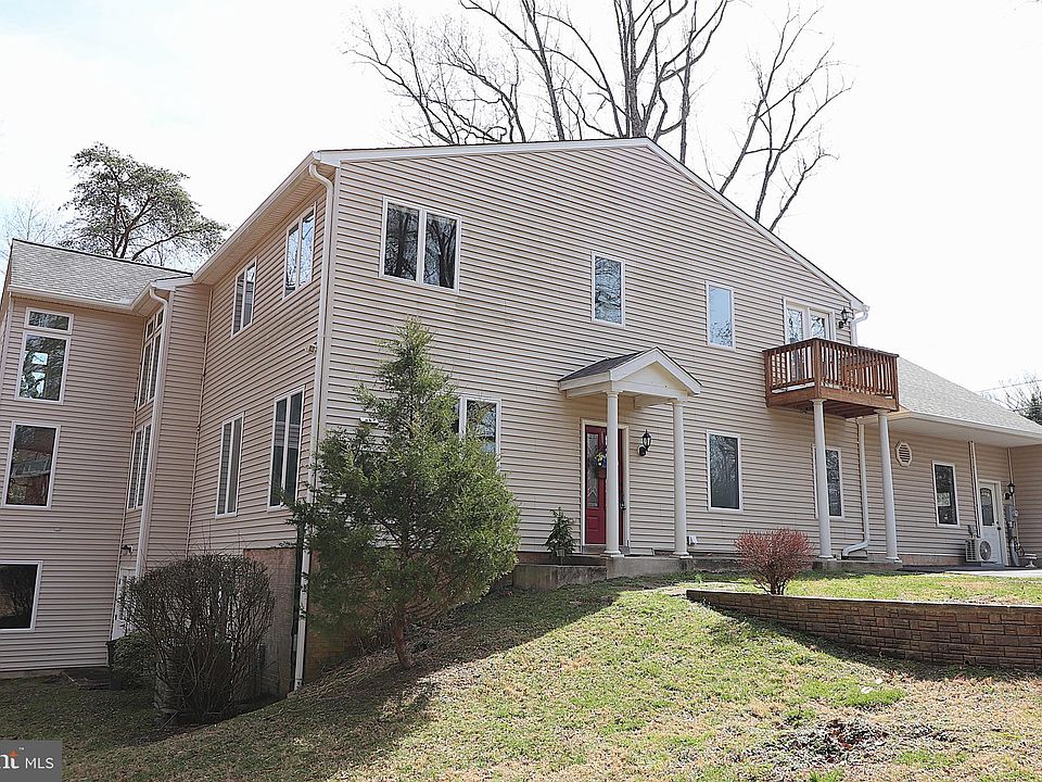 1st image of 118 Quaint Acres Dr