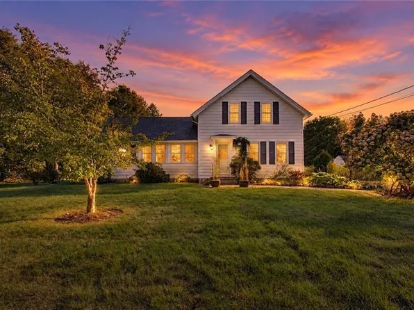 327 Church St, Wood River Junction, RI 02894