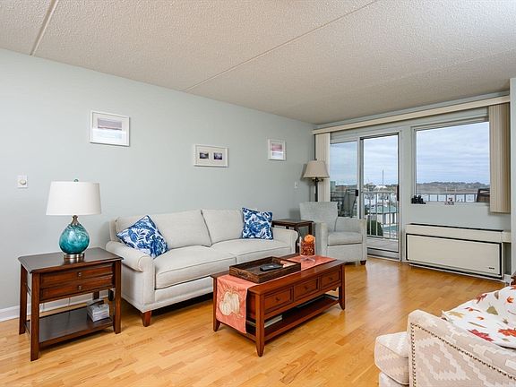 5th image of 200 Cove Way Unit 305